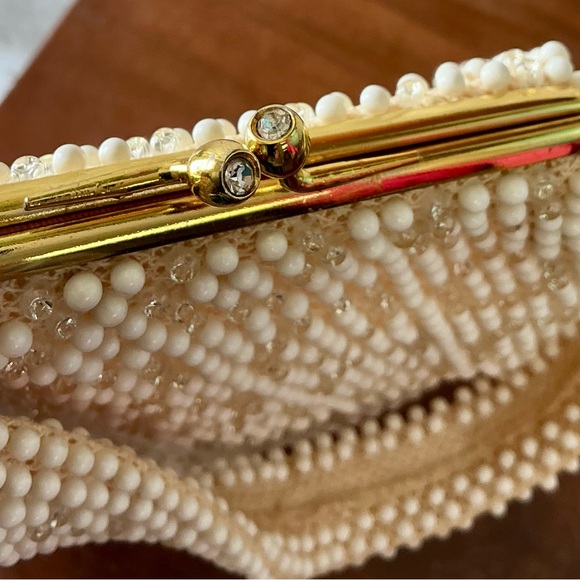 Vintage 1950s Corde Beade Ecru Ornately Circle Patterned Pearl-Like Beaded Bag - Picture 16 of 16